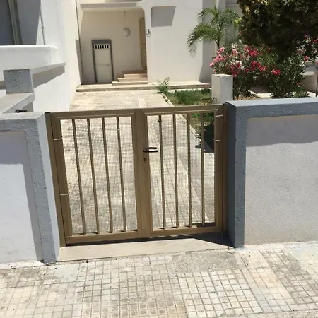 Paros أوترانتو